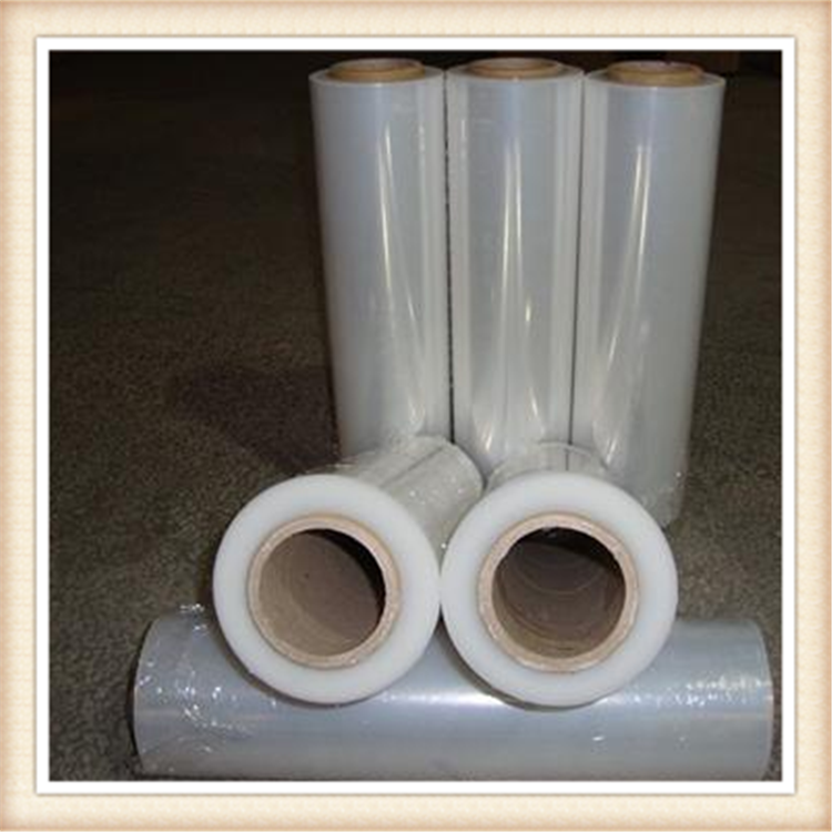 Manufacturer low-priced hand with transparent pull extension film machine for environmental protection PE pull stretch film packaging film self-adhesive disc surrounding film