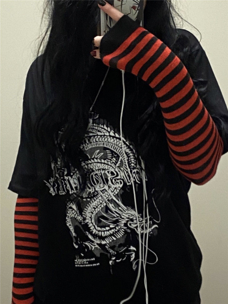 Japanese-style striped stretch black and white fingerless gloves, Harajuku dark style, unisex trendy half-finger cute sun protection sleeves, Instagram style.