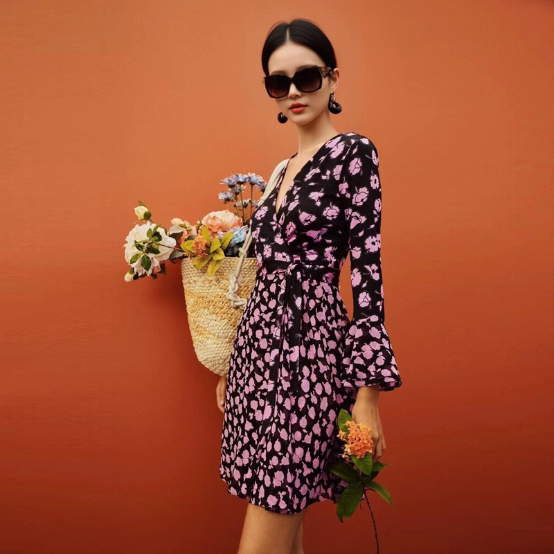 Dvf2026 Spring and Summer New V Neck Tea Break Dress with Polka Dots and Rose Elegant Waist-Cinching Chiffon Splicing Wrap Dress