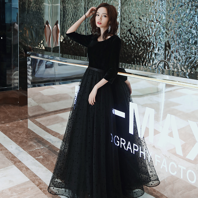 New Style Black Elegant Velvet Evening Dress Plus Size for Curvy Women, Slimming and Tummy-Concealing, Simple Design for Host Performances and Annual Meetings, Long Style