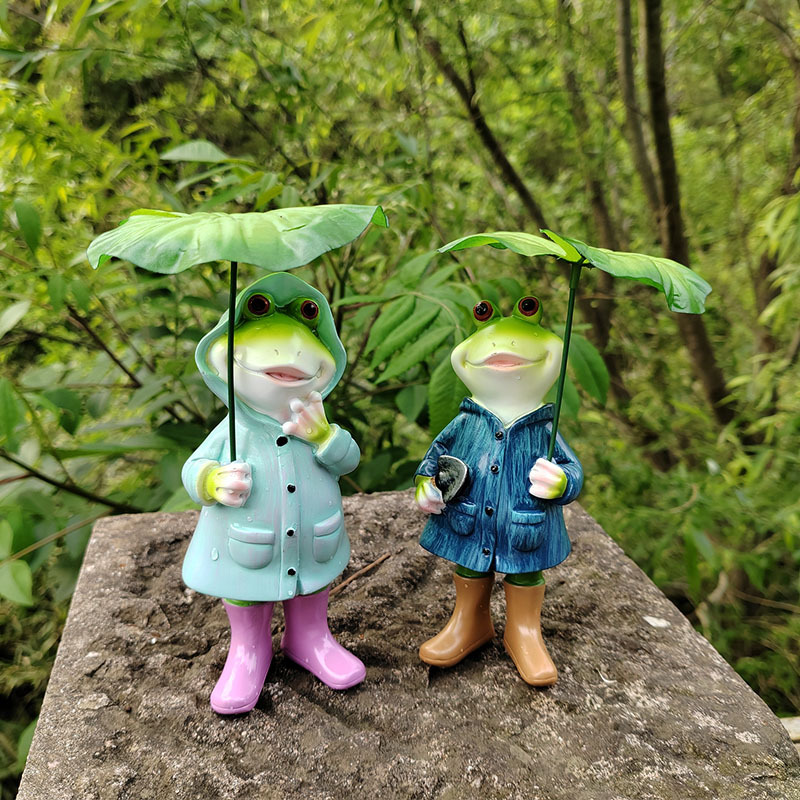 Creative Raincoat Frog Holding Lotus Leaf Resin Crafts Ornaments Outdoor Courtyard Garden Decorations