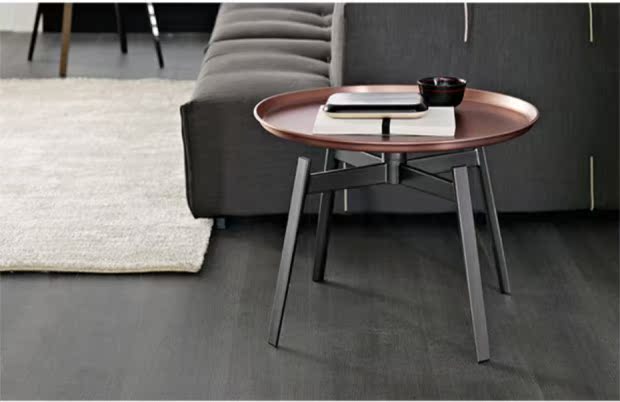 Thêm thiết kế nội thất Bắc Âu vỏ trái cây đĩa kim loại bên một số phòng khách hiện đại bàn cà phê bằng thép không gỉ đơn giản - Bàn trà bàn trà kính cường lực