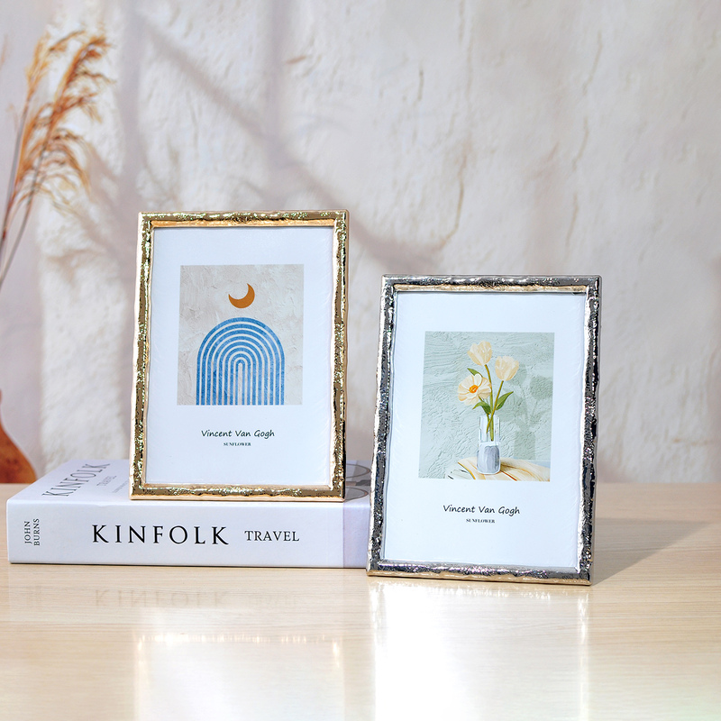 Light Luxury and Simple Wedding Photo Frame Display Stand, Creative Metal 6, 7, 8 Inch, Living Room and Bedroom Decoration with a High-End Feel