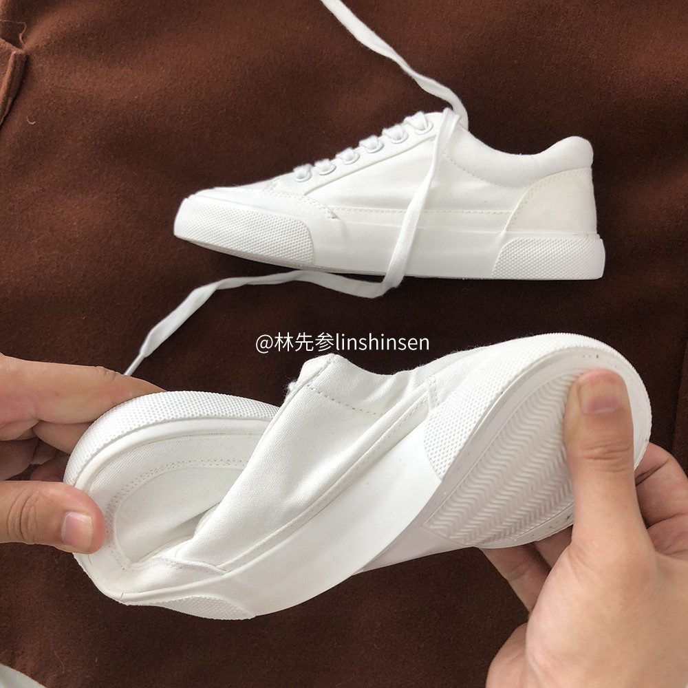 Lin Xiansan thin section white shoes women's spring and summer 2022 new Hong Kong style Korean version all-match canvas board shoes ins tide