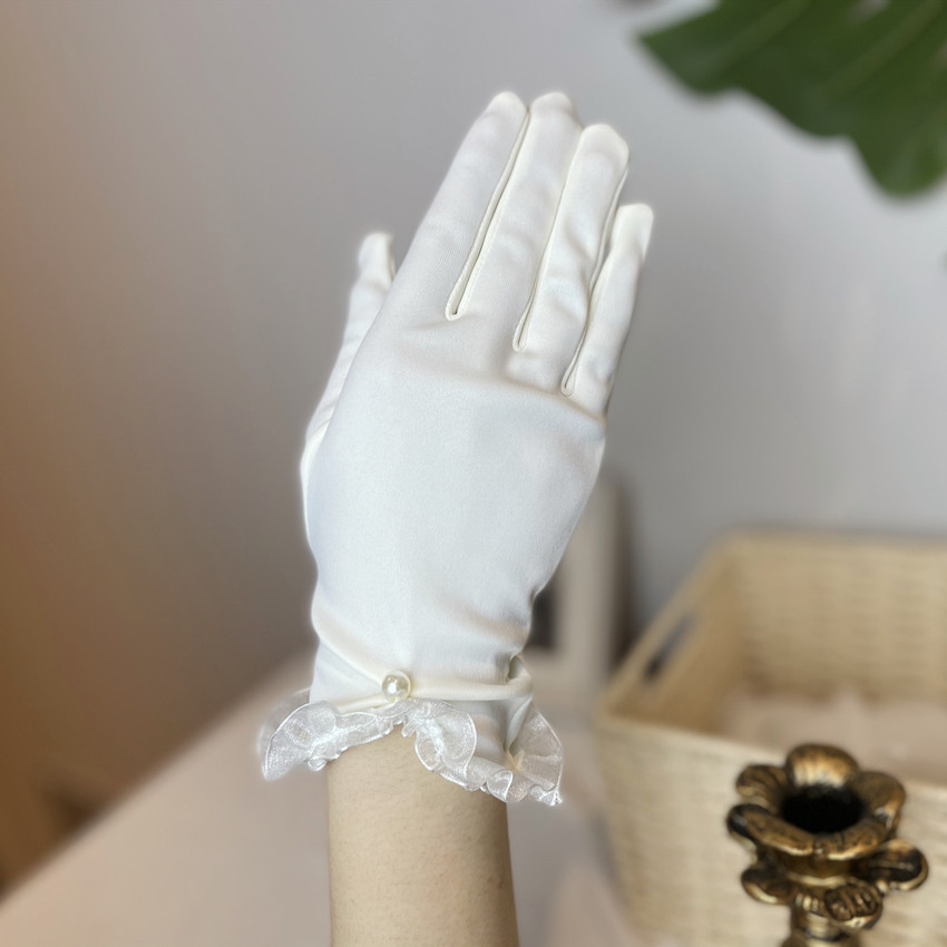High-end Outlet Rice White Satin Short wedding dress Wedding Dress Gloves Lotus Leaf Side Pearl Gloves Short