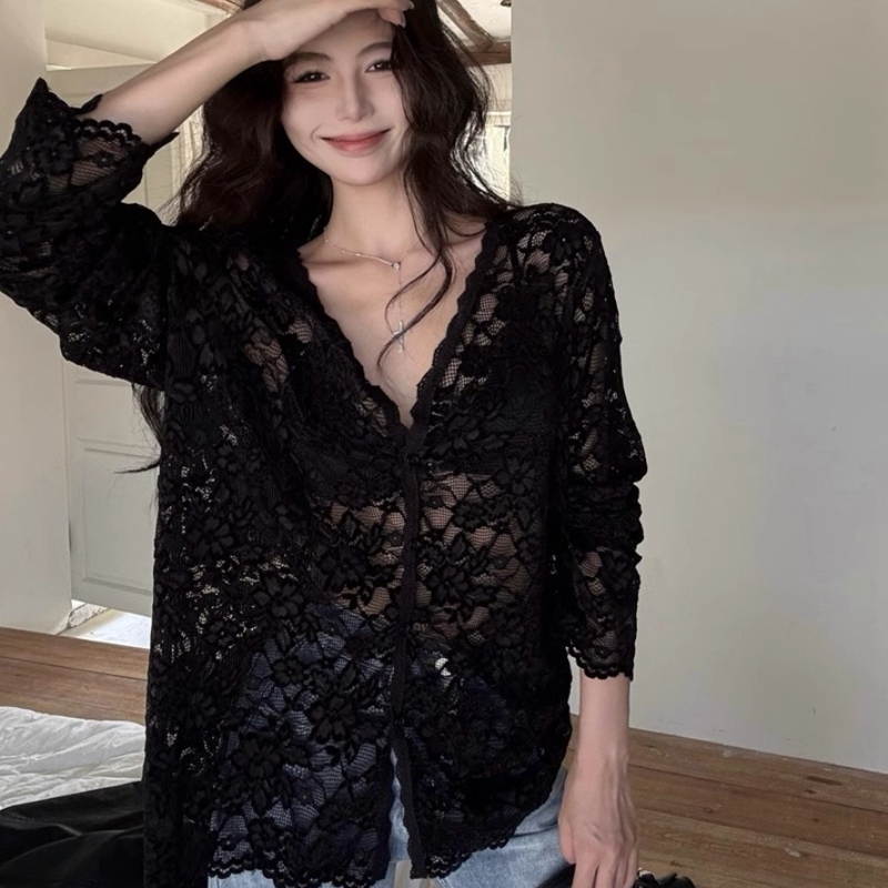 French Retro V-Neck Lace Crochet Sun Protection Shirt Long-Sleeved Jacket for Women, Spring and Autumn Wear, Summer Hollow-Out Top