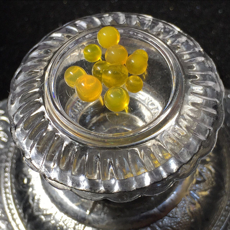 Shakyamuni Buddha Buddha solid yellow amber large Tibetan stupa offering