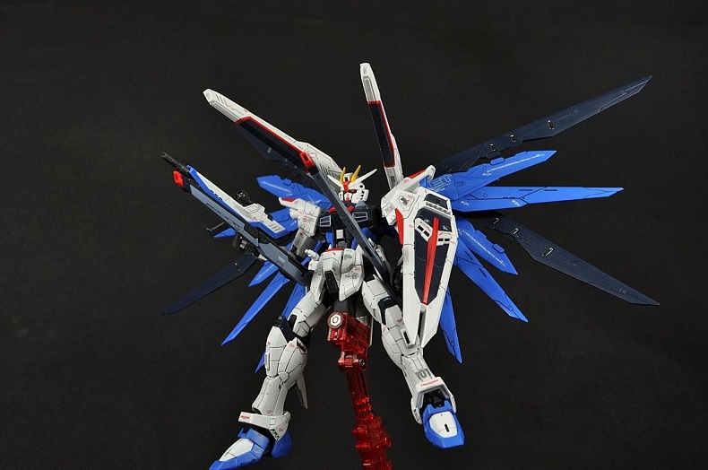 Bandai lắp ráp mô hình 1/144 RG 05 Freedom Gundam Freedom Gundam lên - Gundam / Mech Model / Robot / Transformers mô hình nhựa gundam