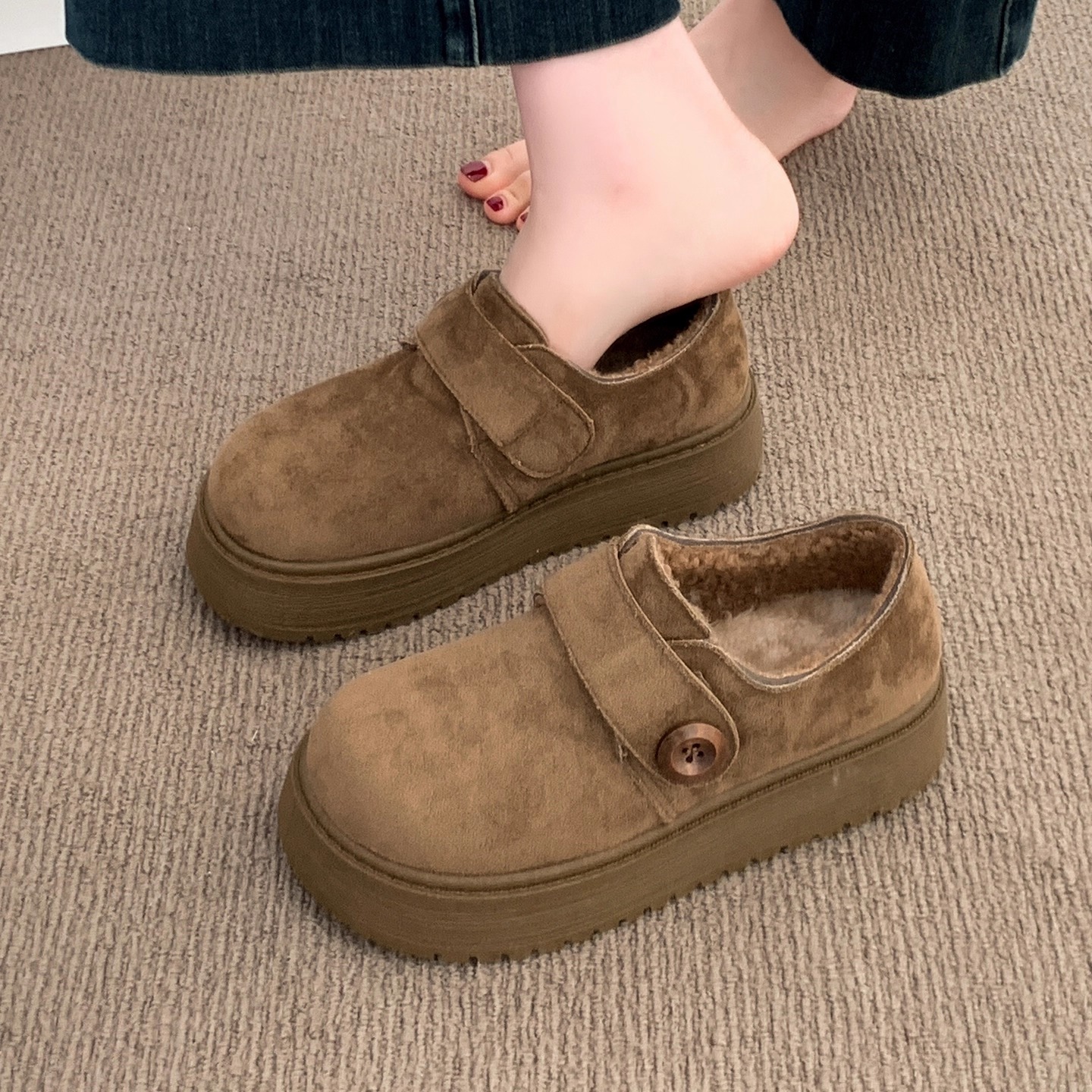 冬日守护者:勃肯鞋加绒款的温暖革命