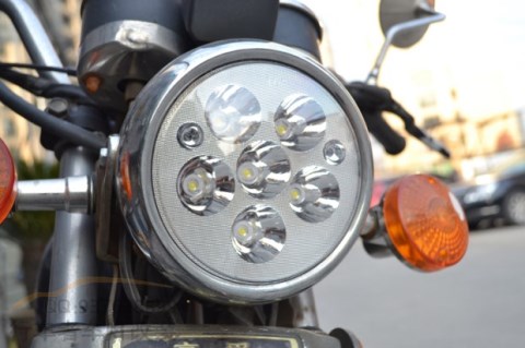 Honda cg125 xe máy nam bóng đèn LED phía trước bóng đèn Prince GN125 điện ba bánh sửa đổi đèn led cos vàng pha trắng