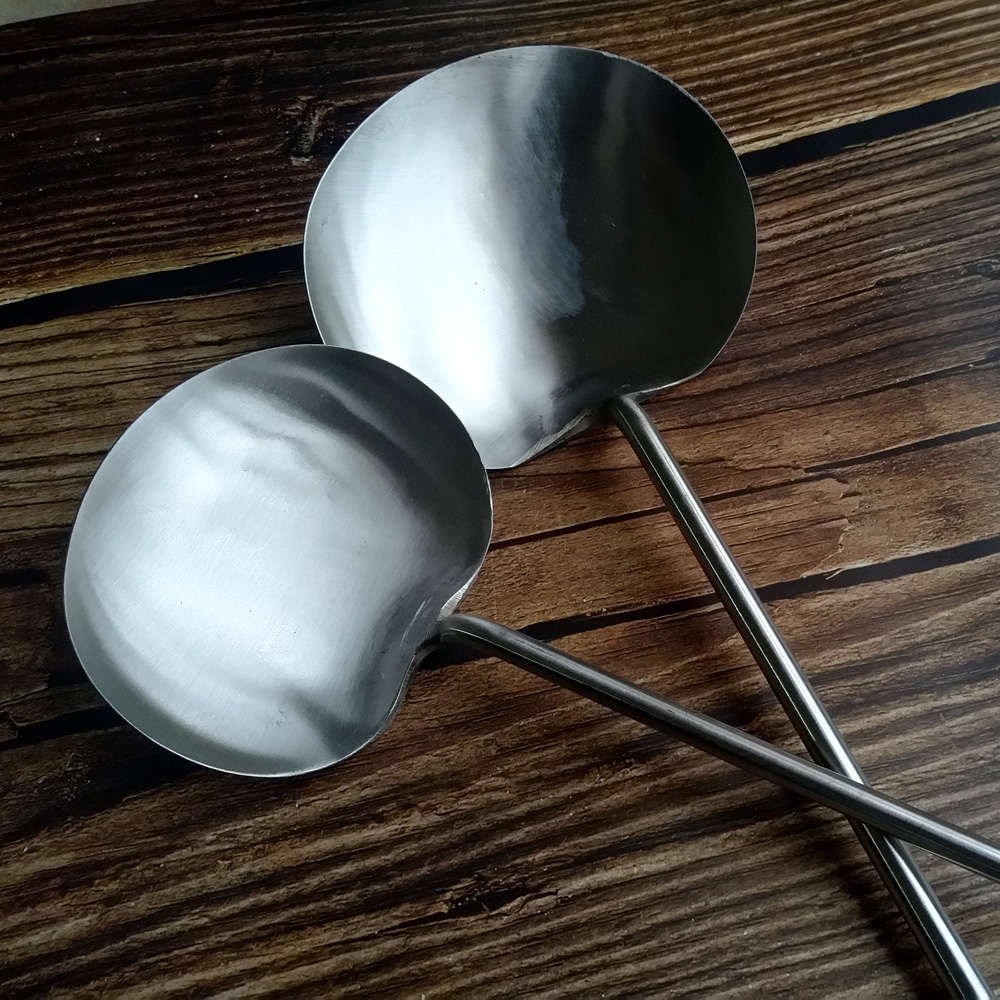 Guizhou Home without magnetic long handle Manual pan shovel Stainless Steel Stir-fry Spoon Saute Spoon Chef Restaurant Big Soup Spoon Kitchenware