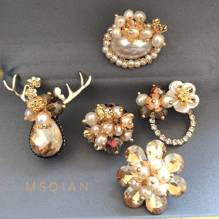 Badge trinkets Pin decoration Creative wild small buckle pin Shirt collar buckle fixed buckle Brooch Scarf buckle