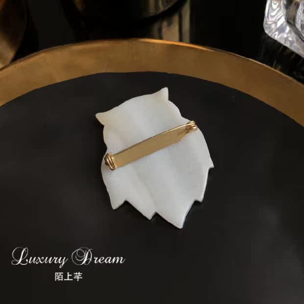 芊 Vỏ tự nhiên dễ thương pin trang trí phim hoạt hình Sen trâm Creative Joker trâm cài phụ kiện ghim cài áo cao cấp