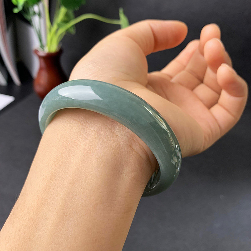 National Jade Live Yunnan Jade Jade Waxy Seed Full Color Oil Green Jade Bracelet Oval Jade Bracelet Women's