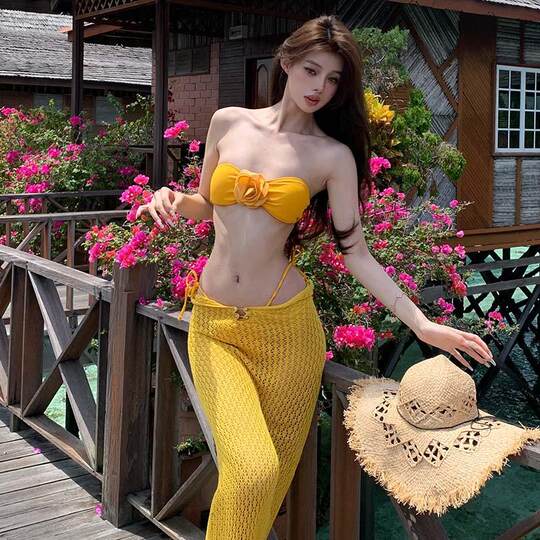New Bikini Camellia Flower Tube Top Sexy Three-Piece Set Hot Spring Vacation Hottie High-End Slimming Swimsuit for Women
