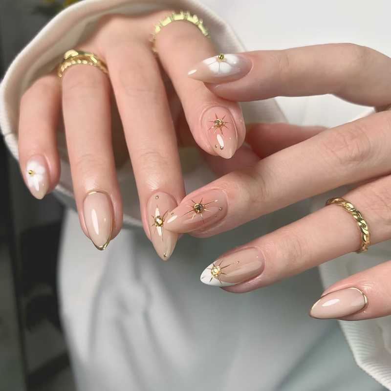 Oh Ni~ Purely Handmade Phototherapy Nude French-Style Wearable Nails with High-End Gold-Edged Starry Diamond Nail Stickers, Unique and Elegant