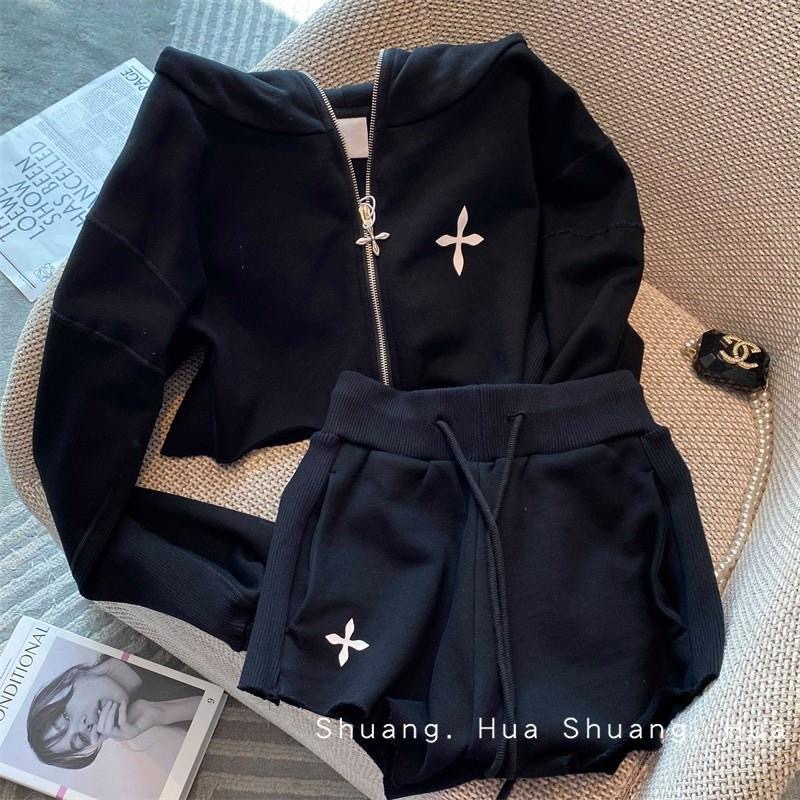 Hooded Sweatshirt Suit for Women, Summer 2023 New Style, Casual Sports Fashion, Stylish and Age-Reducing, High-End Two-Piece Set Hooded Sweatshirt Suit for Women, Summer 2023 New Style, Casual Sports Fashion, Stylish and Age-Reducing, High-End Two-Piece Set