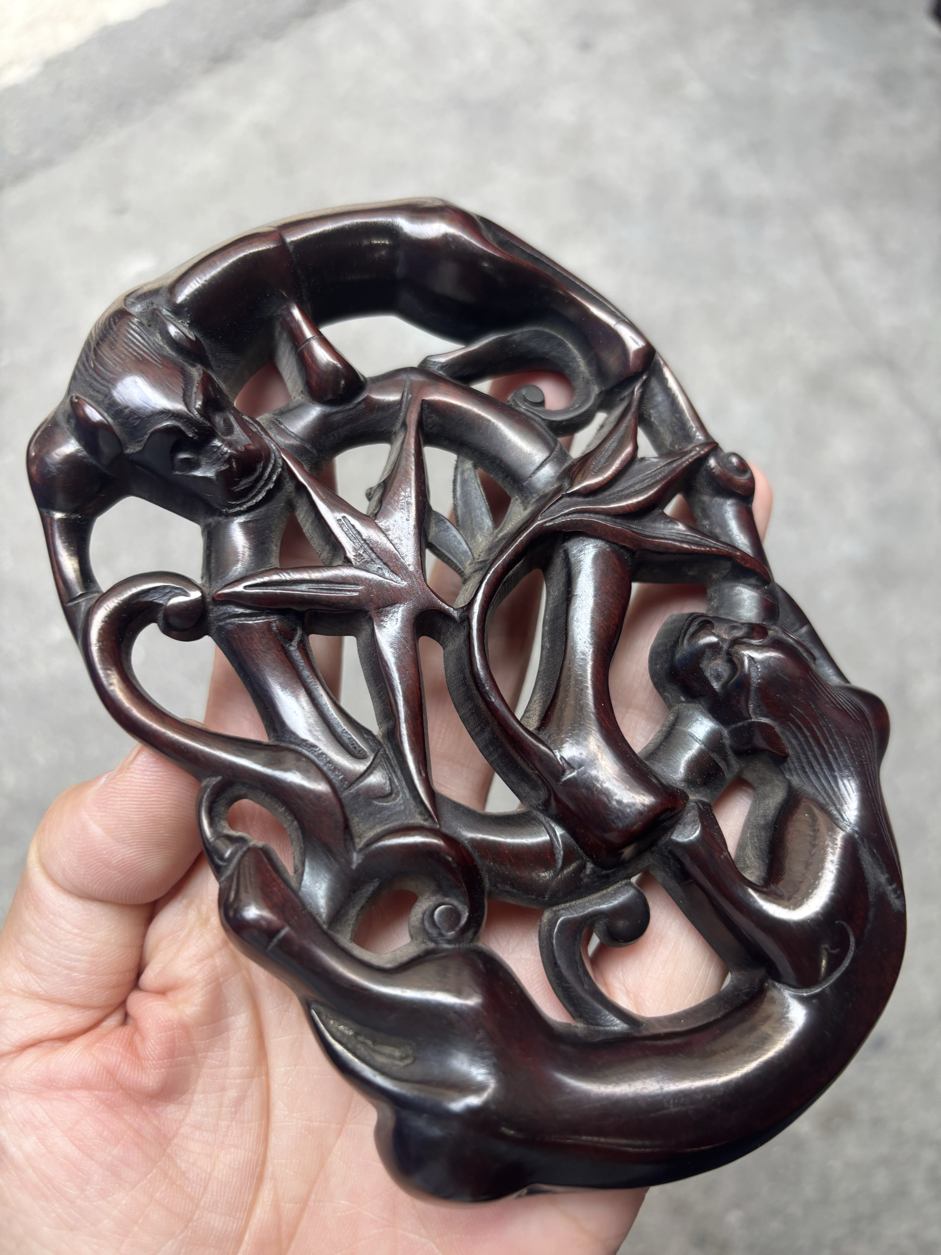 精雕细琢的艺术珍品:仿古红木雕镂空笔搁墨床摆件-笔搁-淘宝百科网
