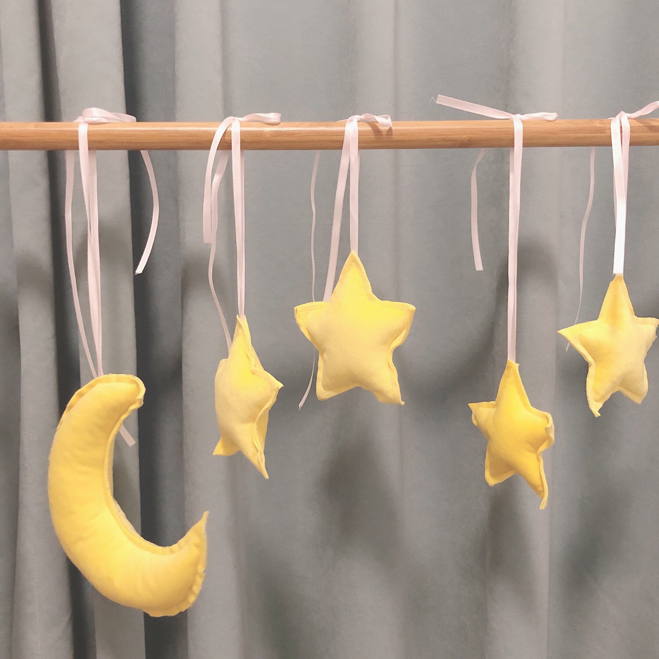Handmade ins Nordic star moon pendant Dormitory bedroom floating curtain decoration Small pendant Fabric pendant