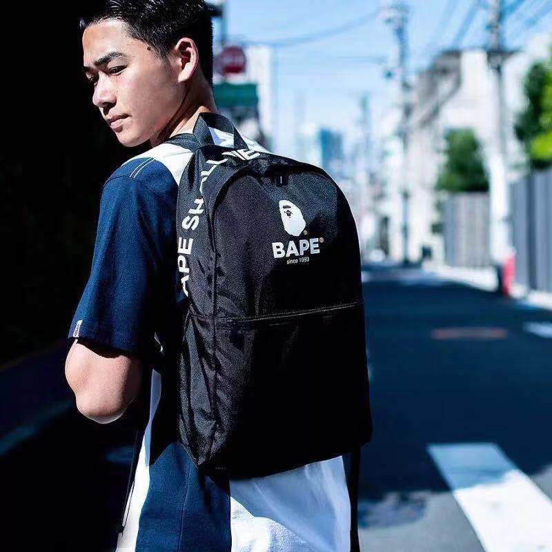 2019   ܿ ǰ  귣 APE MAN BLACK LETTER BACKPACK SCHOCTAG SCOOMBAG