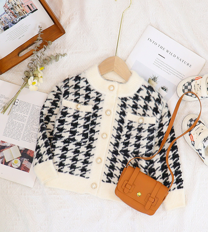 2023 Spring and Autumn New Girl Fragrance Sweater Knitted Sweater with a loose outer tide