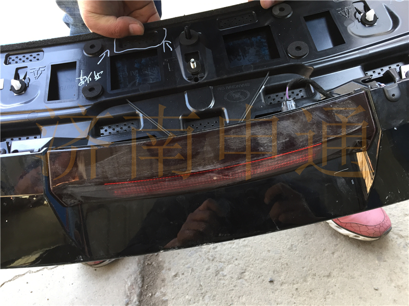 Buick mô hình mới và cũ hatchback Weilang GS lắp ráp cánh sau coupe sửa đổi cánh trên không phá hủy cài đặt sửa đổi ban đầu mới đuôi gió xe ô tô