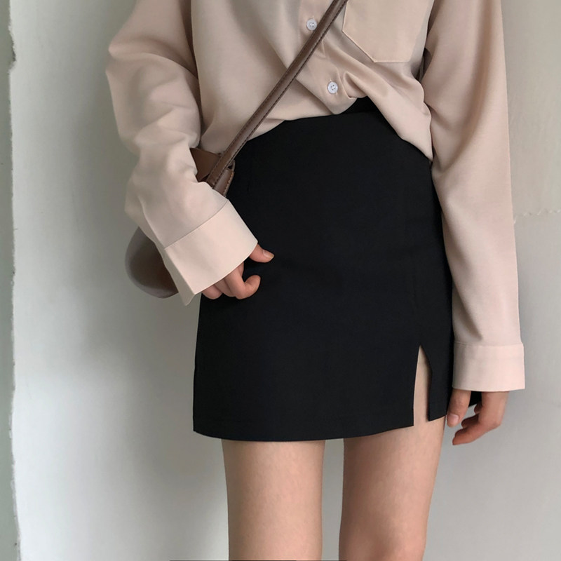 Pregnant woman's half - body skirt in autumn 2022 new outer wearing belly - bag skirt spring and autumn elastic high waist cross short skirt