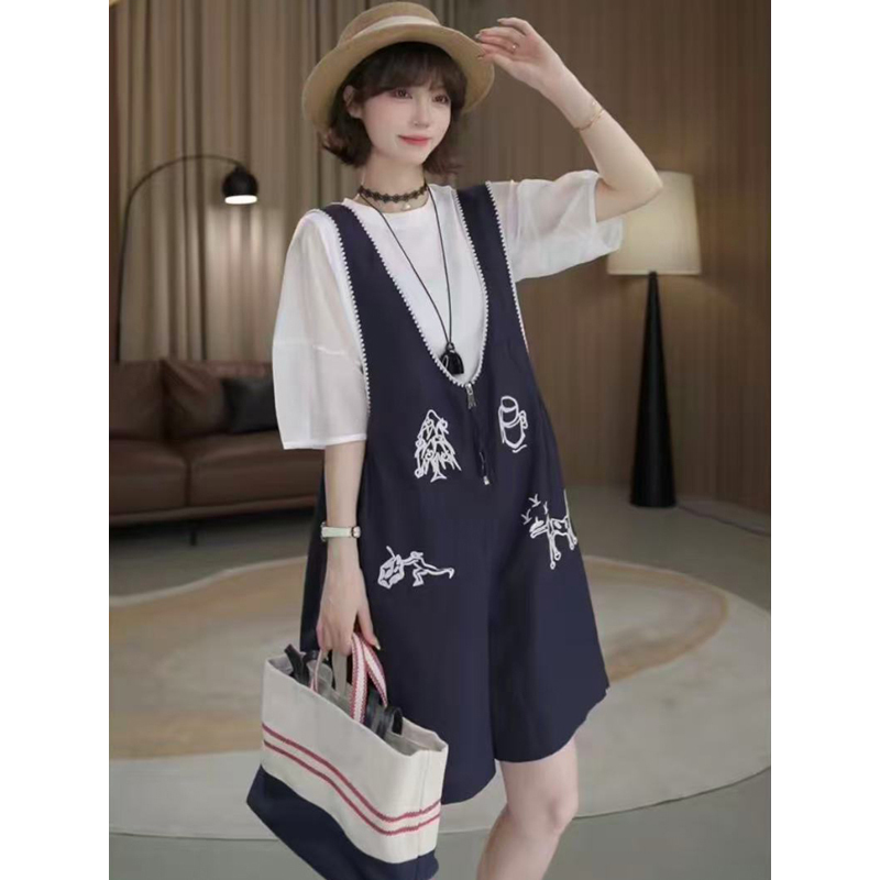 Plus Size 2026 Summer New Fashion Cotton and Linen Embroidered Overalls for Slightly Chubby Women, Paired with a Round-Neck Top for a Slimming Two-Piece Set Plus Size 2026 Summer New Fashion Cotton and Linen Embroidered Overalls for Slightly Chubby Women, Paired with a Round-Neck Top for a Slimming Two-Piece Set
