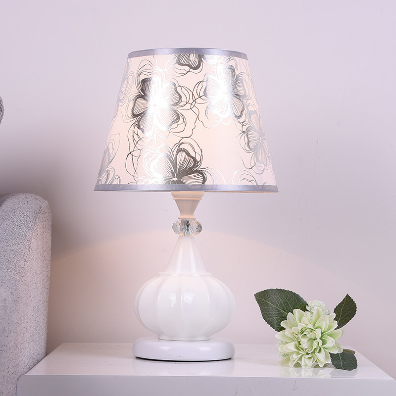 Eurostyle modern minimalist table light bedroom bedside headlights breastfeeding cozy creative book room adjustable light remote control decorative table lamp