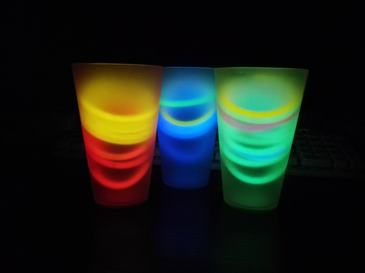 Juice Cup Dancing Cup Cup Ca khúc biểu diễn khiêu vũ Cup đặc biệt Sinh viên chống trượt Màu nhựa Prop Cup Round bình nước giữ nhiệt lock&lock