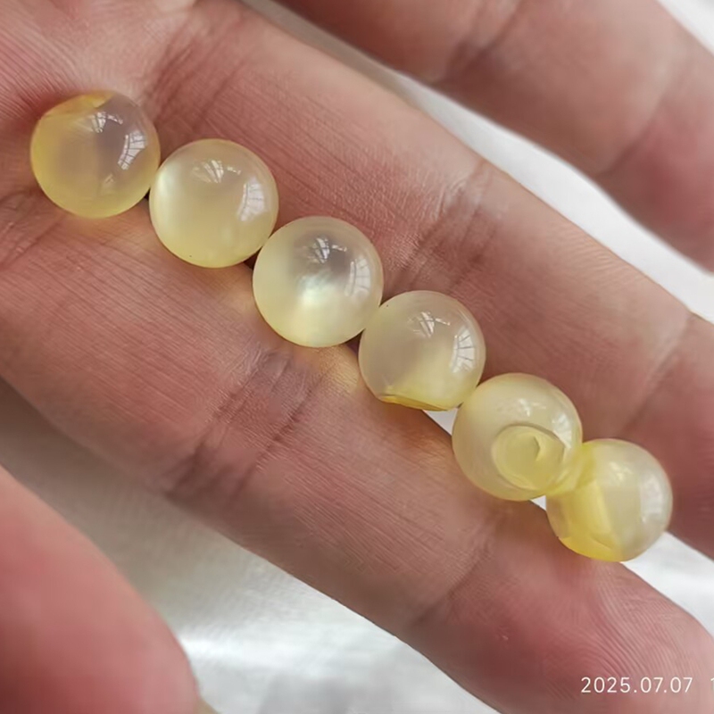 Beige Cheongsam Buttons, Round Hidden-Hole Shirt Buttons, Children's Clothing Pearlescent Buttons, Smooth and Non-Hurt to Hands, Semi-Transparent Buttons Beige Cheongsam Buttons, Round Hidden-Hole Shirt Buttons, Children's Clothing Pearlescent Buttons, Smooth and Non-Hurt to Hands, Semi-Transparent Buttons