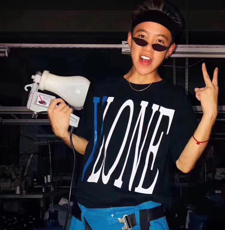 Authentic VLONE short sleeve Wang Yibo with Japanese Halloween skeleton Valentine's Day reflective men's and women's loose T-shirt