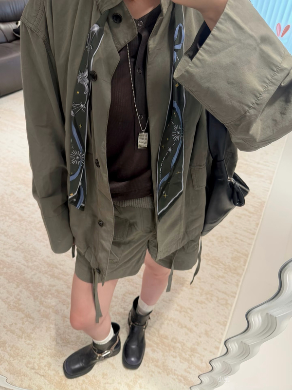 Ceiling Brand Xin Zhilei's Same Style Yoe Autumn and Winter New Flutter Collar Tie Pocket Decoration Jacket Stage Work Shorts