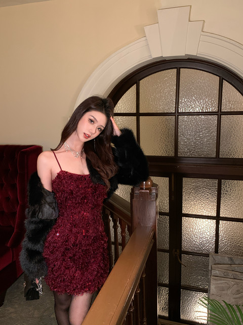 Hollinna Burgundy Suspender Dress 2025 Autumn and Winter New Sexy Ladylike Style Sequined Banquet Dress