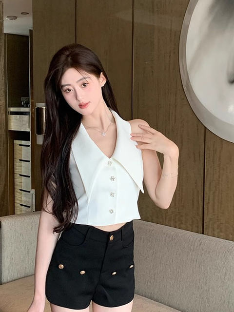 Hollin Sleeveless V Neck Short Vest for Women Summer 2025 New Original Design Accessible Luxury High-End Versatile Top