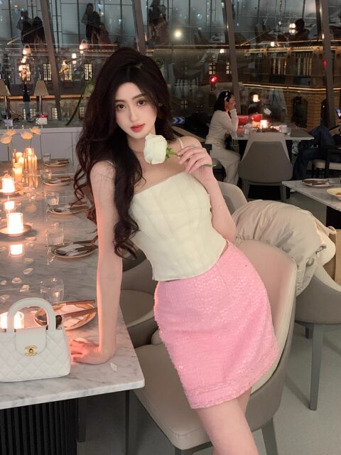 Hollin White Camisole for Women, Niche Design, Slim Fit, Short Style, Sexy Tube Top