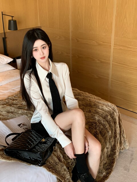 Hollin[London Aesthetics]French-Style White Satin Shirt for Women, Spring and Autumn, High-End Design Top