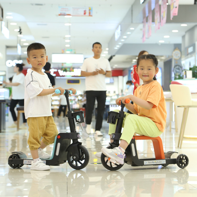 Multifunctional children's skateboard three-in-one can be mounted on a slippery slippery toy baby balance child tricycle
