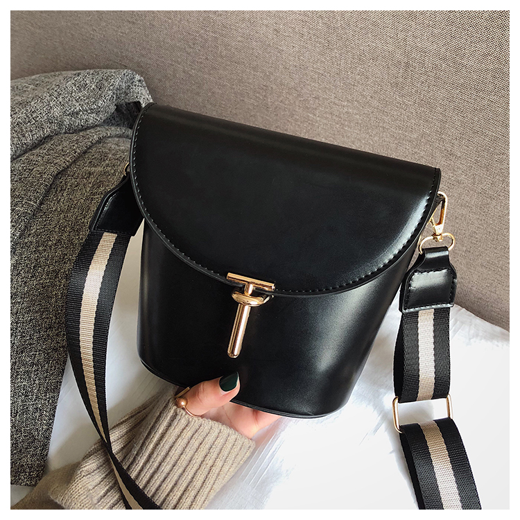 Ins bag nữ 2019 mới sóng đơn giản hoang dã rộng vai dây đeo túi xô retro chic vai Messenger túi nhỏ - Túi xách nữ túi xách công sở nữ