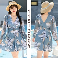 Соединенные синие цветы