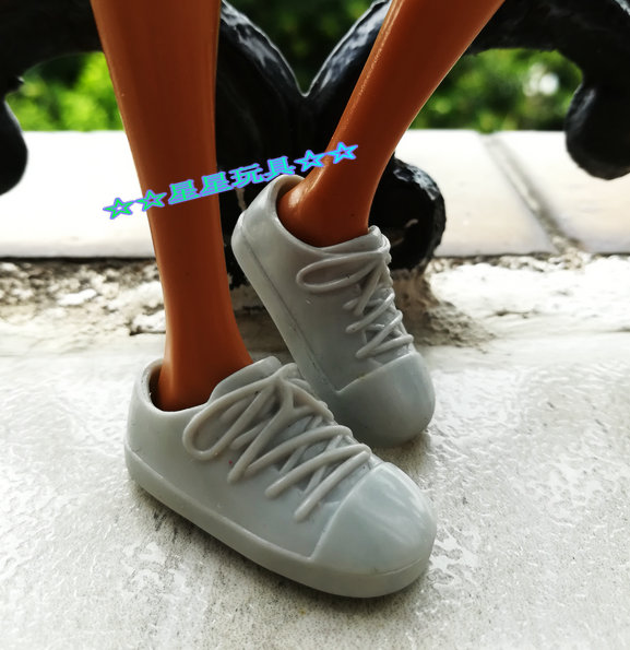 Sao đồ chơi chính hãng 6 điểm phụ kiện búp bê giày bãi biển chân lớn jockey nữ binh sĩ có thể mang giày búp bê elsa
