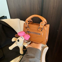 Коричневая подвеска