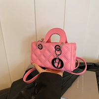 Роза красная