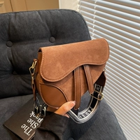 Коричневый большой