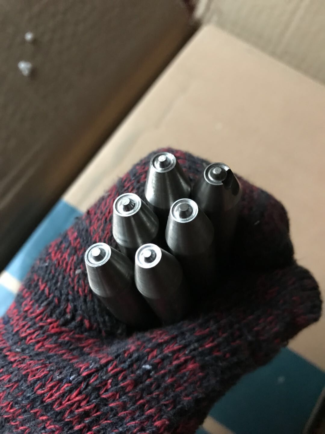 Rivet head machine riveting riveting riveting punching needle equipment onboard die fitting tooling punching head press riveting punching manufacturer customised to do