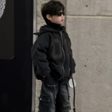 Детская куртка, пуховик для мальчиков для отдыха, флисовая мультяшная толстовка с капюшоном, увеличенная толщина