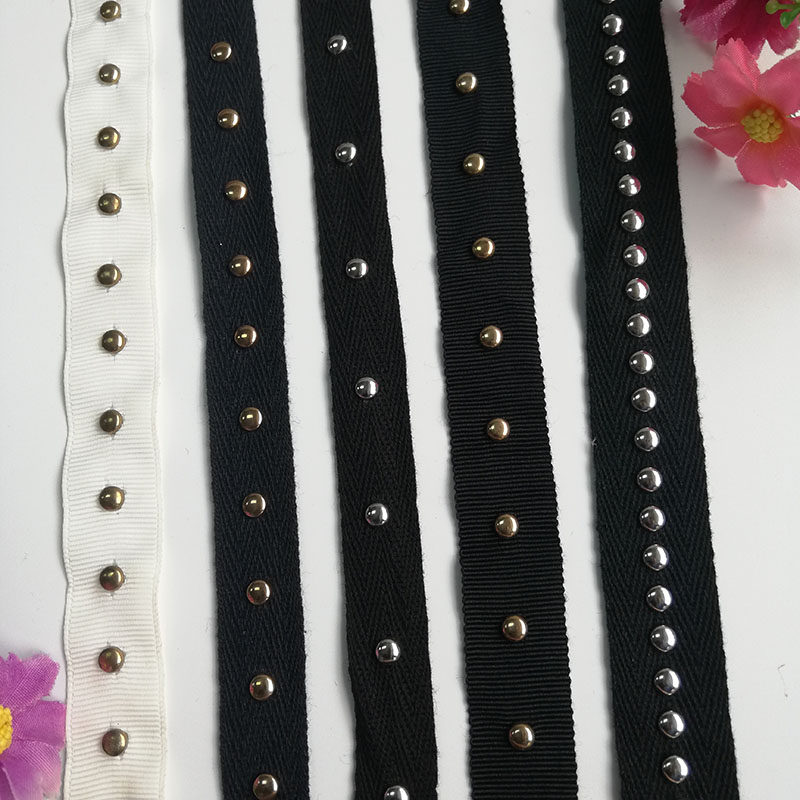 Clothing accessories weaving claw claw bead rivets large number of spot can be ordered to factory direct sales