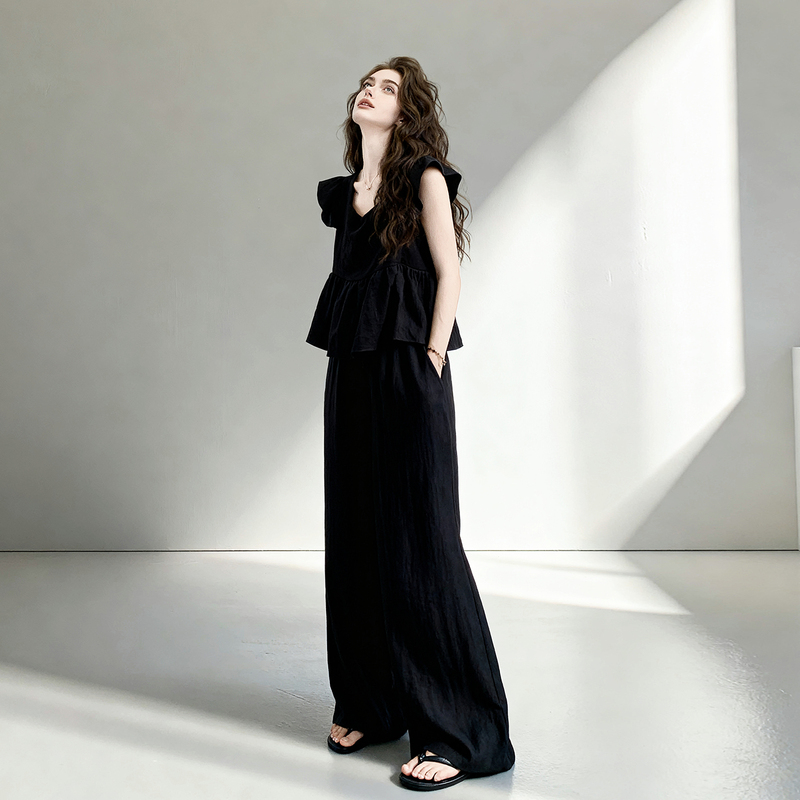 Black Sleeveless Vest and Wide-Leg Pants Two-Piece Set for Women, Summer 2026 New Popular Style, Elegant and Classy Linen Fashion Suit