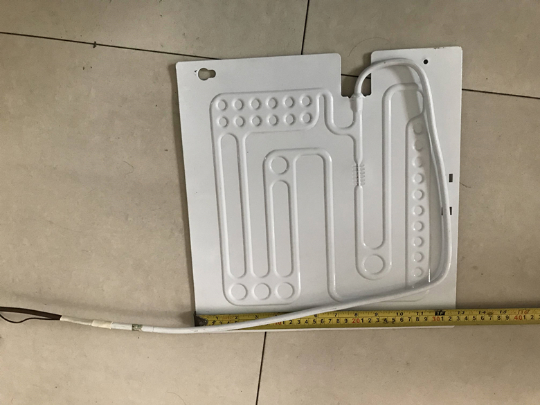 Refrigerator evaporator with capillary heat dissipation aluminum plate thickened display freezer refrigerator evaporation plate 33 4*32 5CM