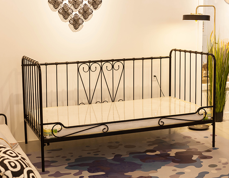 Châu Âu giường sắt trắng giường công chúa căn hộ nhỏ 1.21.51.8 Single Double single chung cư giường trẻ em - Giường giường công chúa